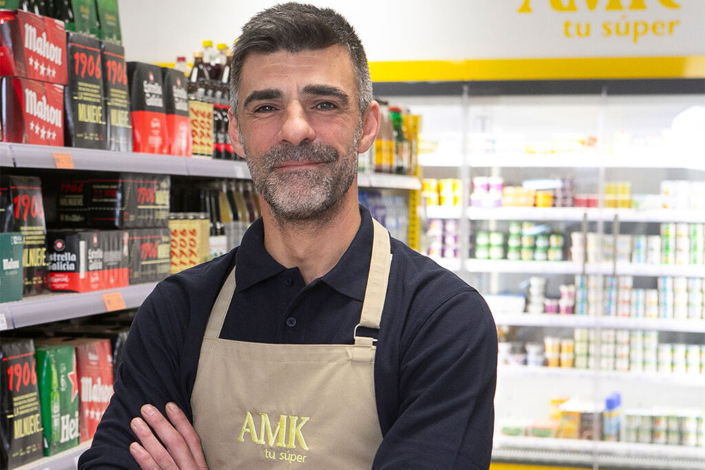 Empleado AMK mi súper